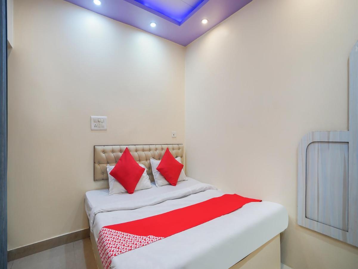 فاراناسي Oyo 75627 New Ankit Guest House المظهر الخارجي الصورة