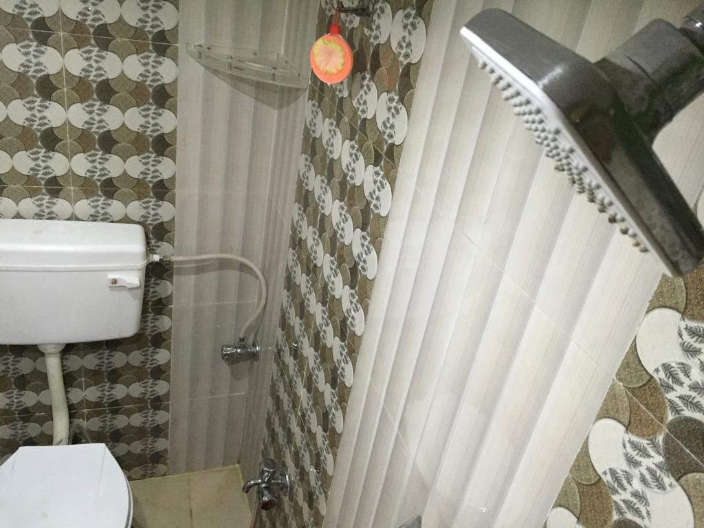 فاراناسي Oyo 75627 New Ankit Guest House المظهر الخارجي الصورة